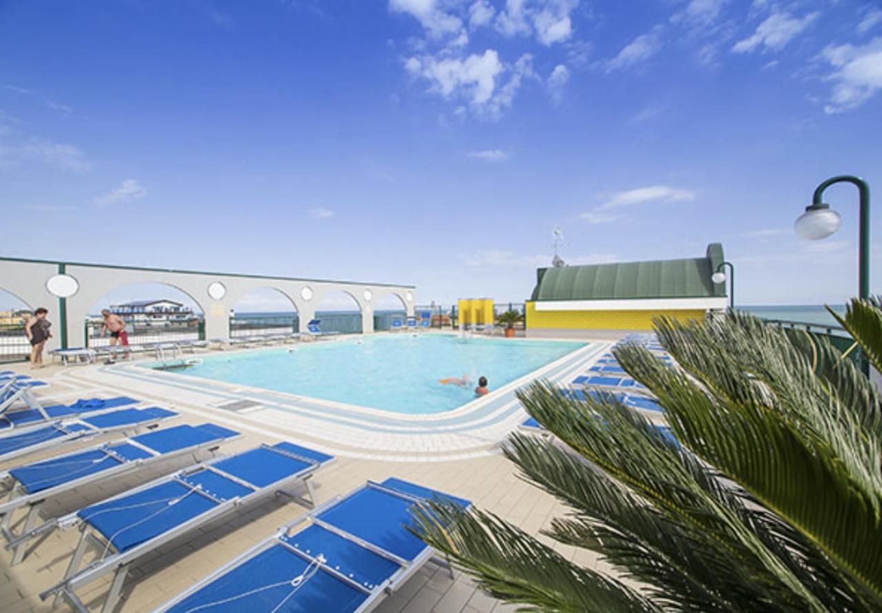 Residence Cristoforo Colombo - Carraro Immobiliare - Family Apartments カオルレ エクステリア 写真